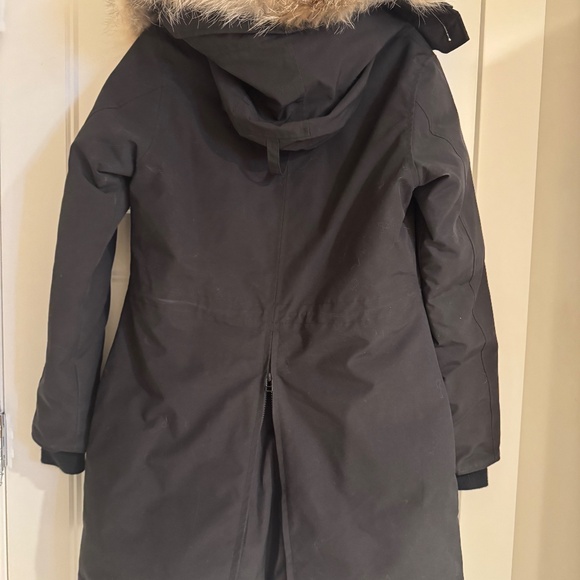 Women's Canada Goose Rossclair Parka Size Medium - Picture 3 of 16